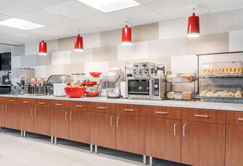 מוטל Ramada By Wyndham Minneapolis Golden Valley