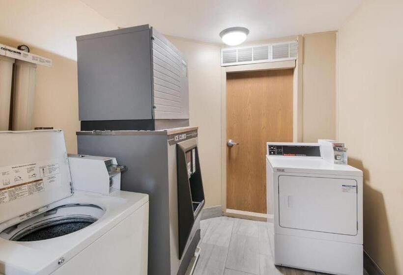 فندق على الطريق Red Carpet Innindian Head