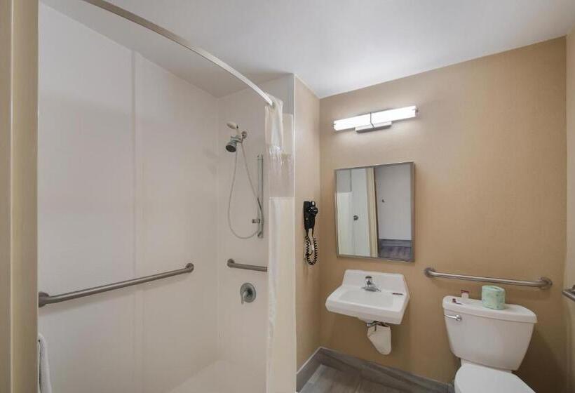 فندق على الطريق Red Carpet Innindian Head