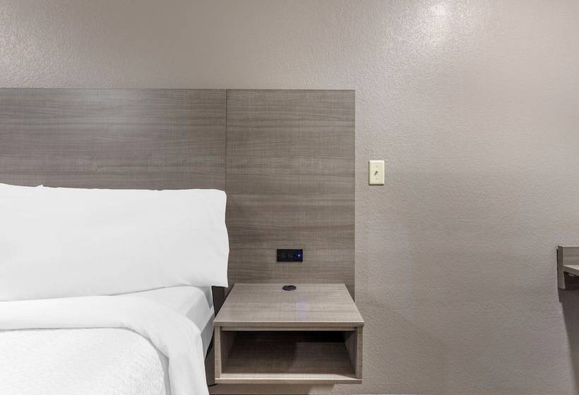 모텔 Red Roof Inn Suffolk