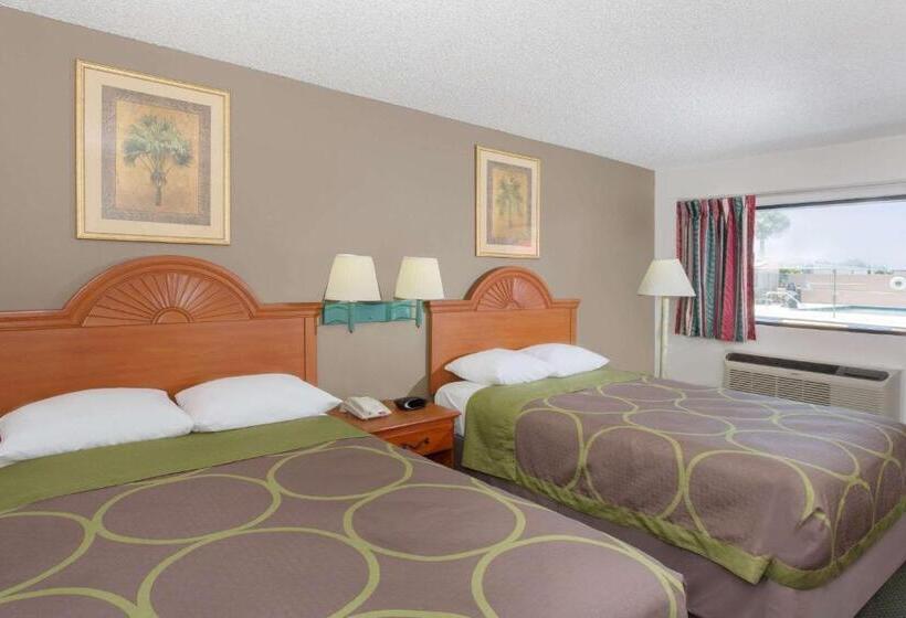 فندق على الطريق Redfinn Inn