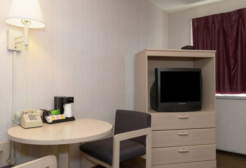 מוטל Rodeway Inn