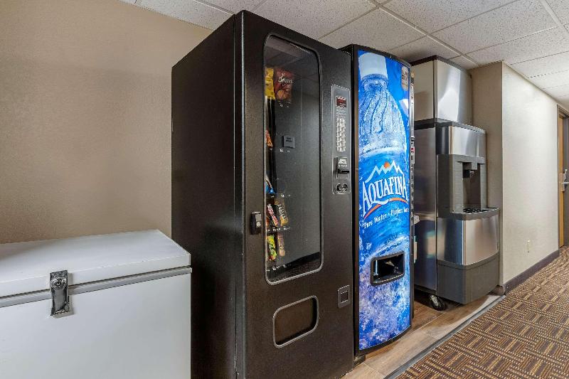 فندق على الطريق Quality Inn