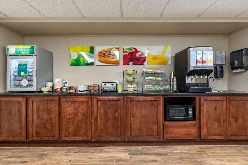 فندق على الطريق Quality Inn