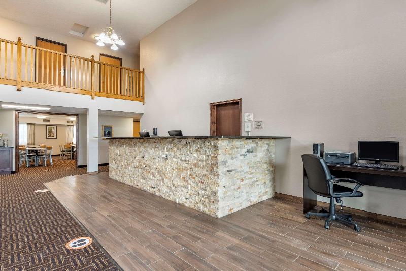 فندق على الطريق Quality Inn