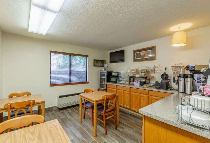 モーテル Rodeway Inn