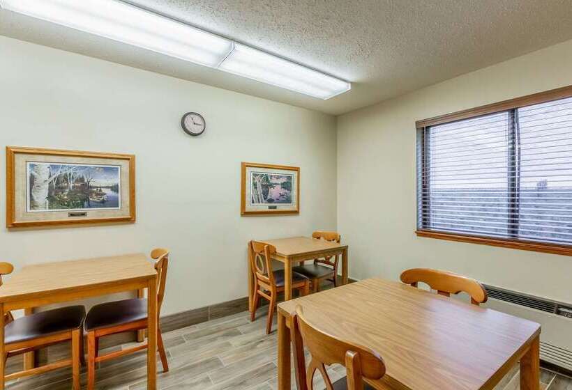 モーテル Rodeway Inn