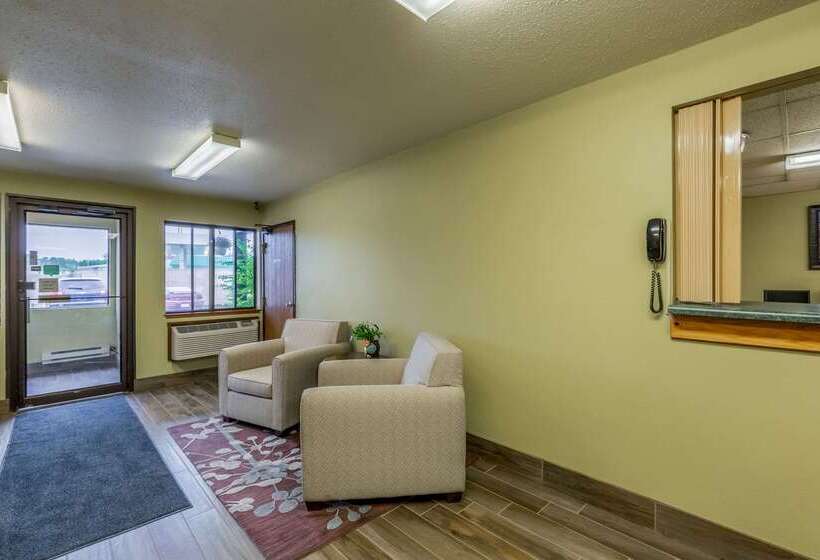 モーテル Rodeway Inn