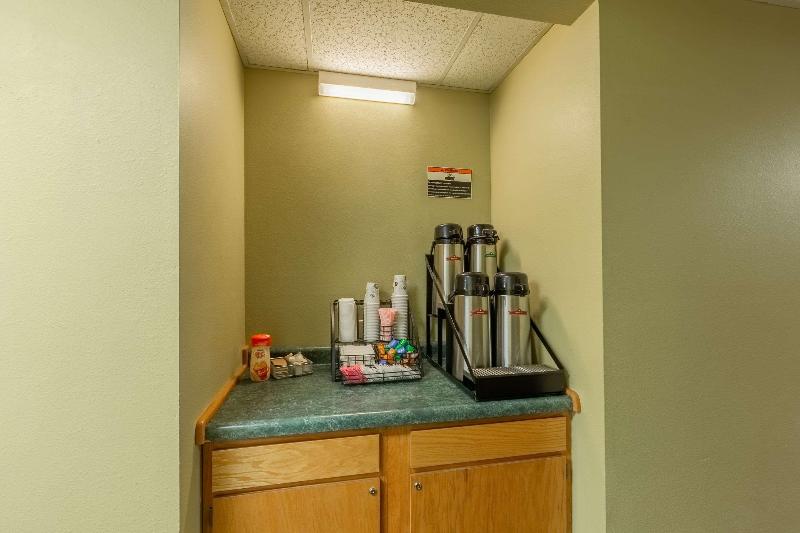 モーテル Rodeway Inn