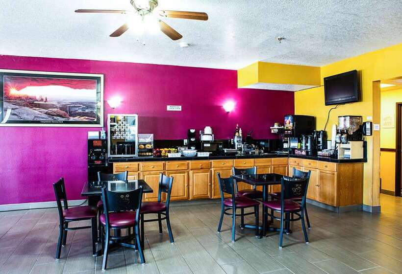 مُتل Rodeway Inn & Suites