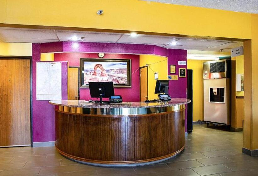 مُتل Rodeway Inn & Suites