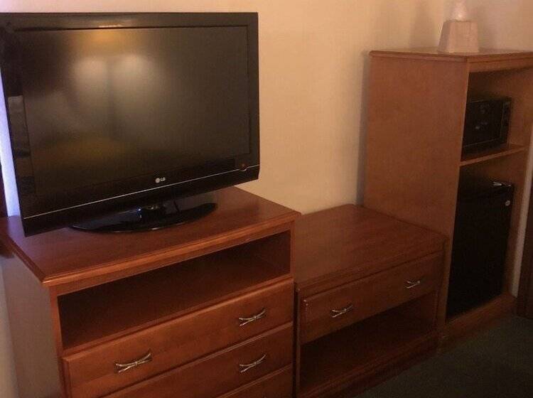 فندق على الطريق Sunset Inn & Suites