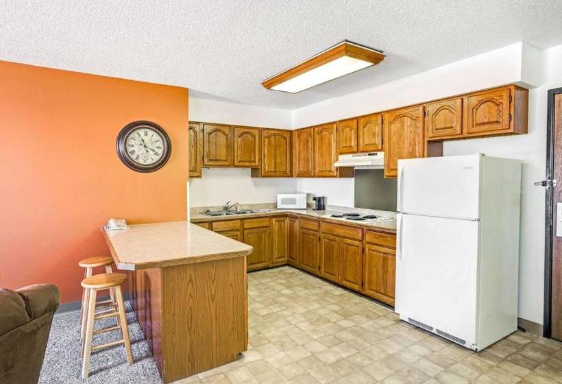 فندق على الطريق Super 8 By Wyndham Aberdeen West