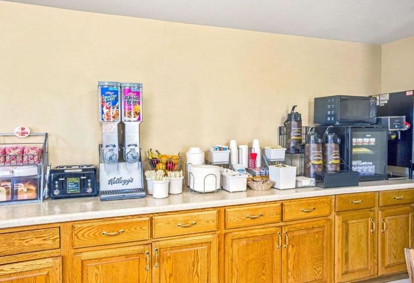 فندق على الطريق Super 8 By Wyndham Aberdeen West