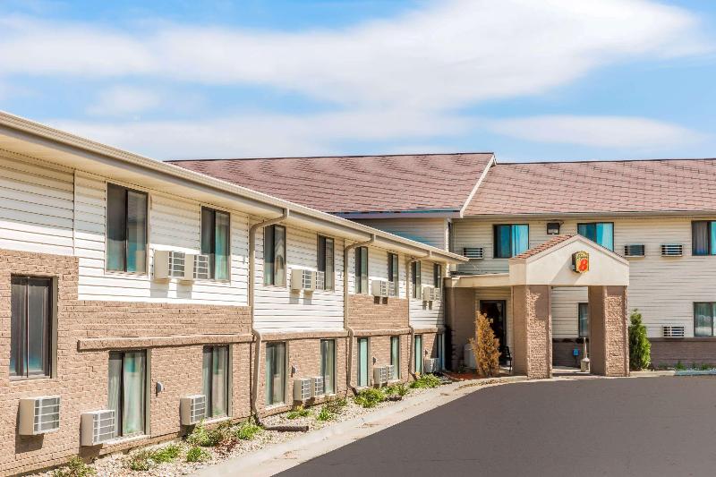 فندق على الطريق Super 8 By Wyndham Airport I90