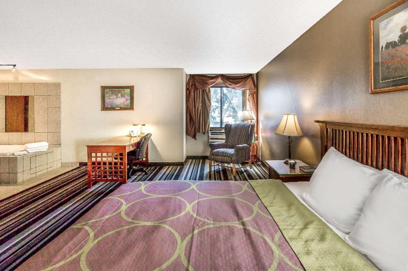 فندق على الطريق Super 8 By Wyndham Airport I90