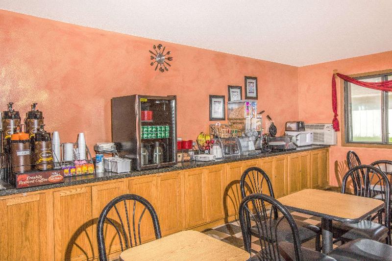 فندق على الطريق Super 8 By Wyndham Airport I90