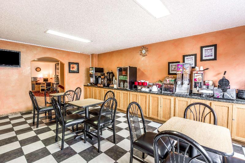 فندق على الطريق Super 8 By Wyndham Airport I90