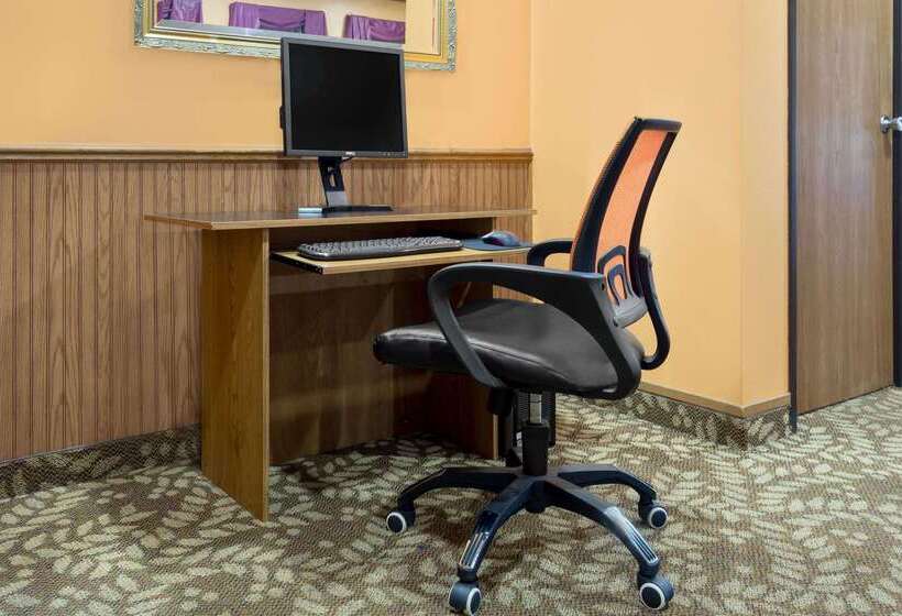 מוטל Super 8 By Wyndham Antigo