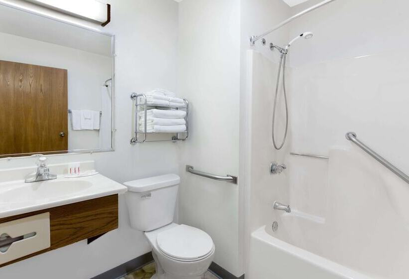 מוטל Super 8 By Wyndham Antigo