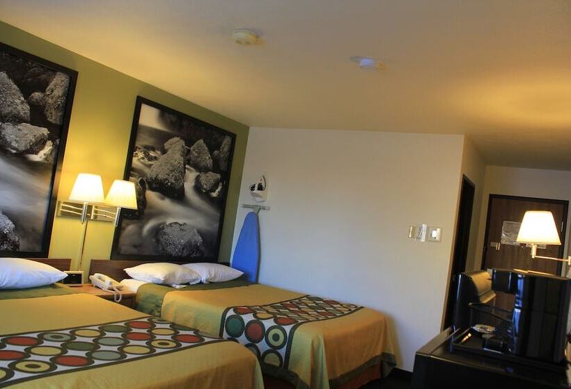 מוטל Super 8 By Wyndham Antigo