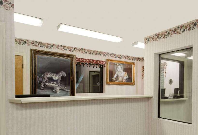 فندق على الطريق Super 8 By Wyndham Ashburn