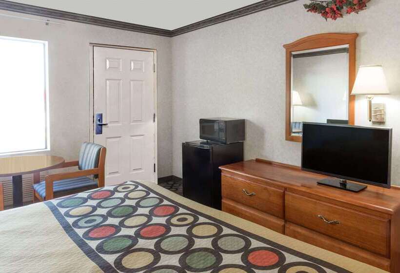 فندق على الطريق Super 8 By Wyndham Ashburn