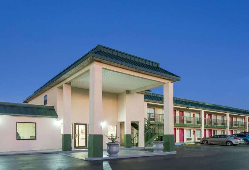 فندق على الطريق Super 8 By Wyndham Ashburn