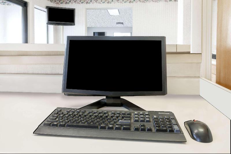 فندق على الطريق Super 8 By Wyndham Ashburn