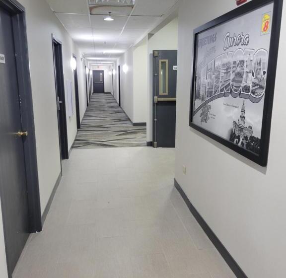 فندق على الطريق Super 8 By Wyndham Aurora/naperville Area