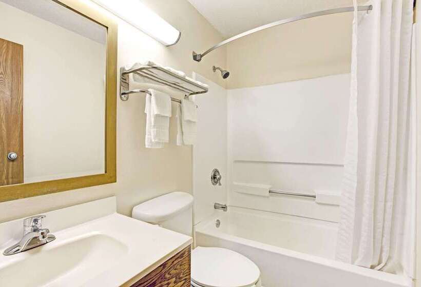 Мотель Super 8 By Wyndham Baltimore/essex Area