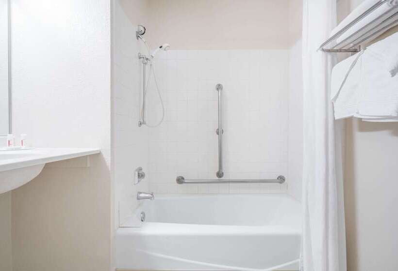 فندق على الطريق Super 8 By Wyndham Baxter/brainerd Area