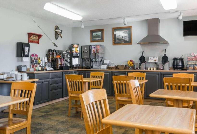 فندق على الطريق Super 8 By Wyndham Baxter/brainerd Area