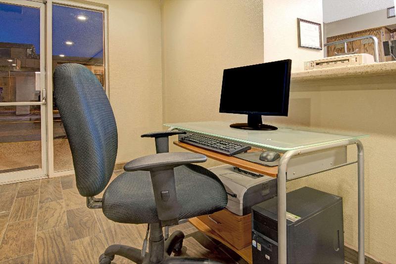 فندق على الطريق Super 8 By Wyndham Belen Nm