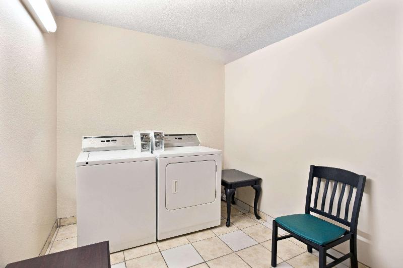 모텔 Red Roof Plus Belleville