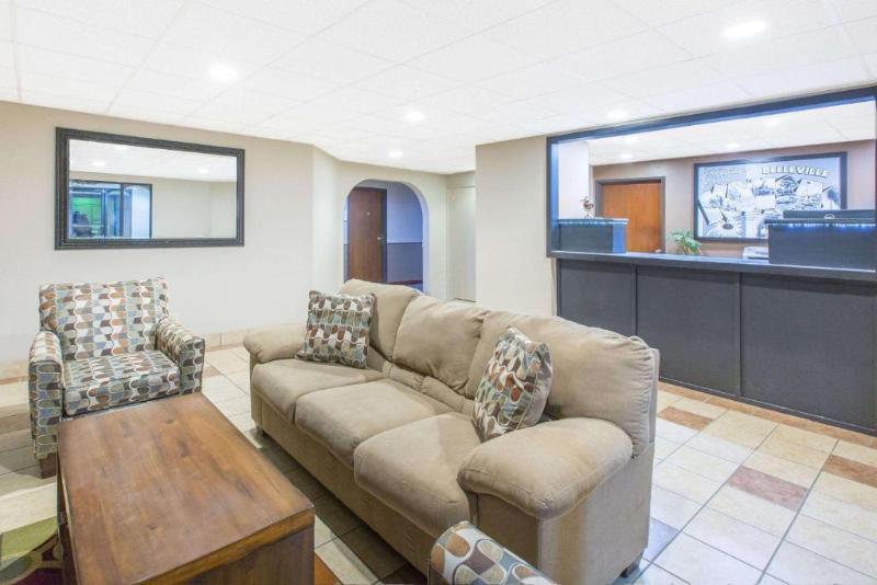 فندق على الطريق Red Roof Plus Belleville