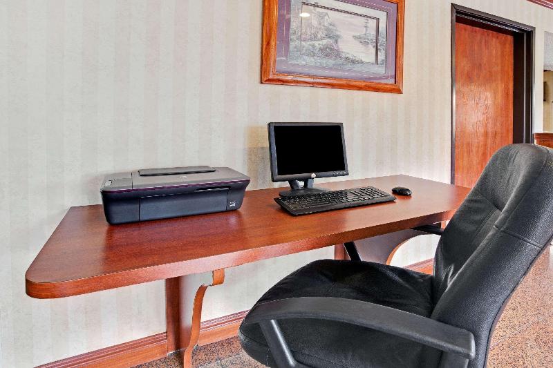 모텔 Red Roof Plus Belleville