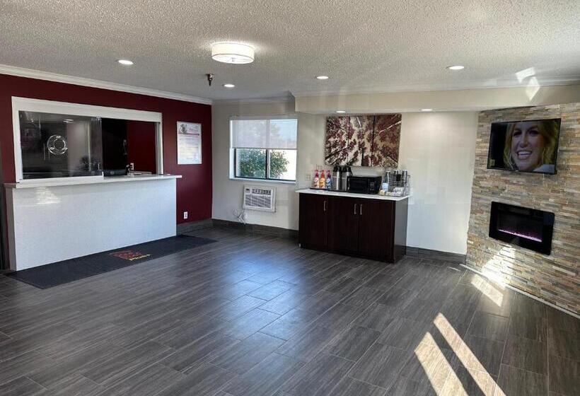 모텔 Red Roof Plus Belleville