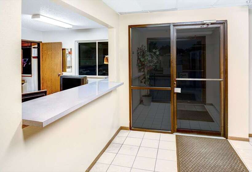 Мотель Super 8 By Wyndham Blair