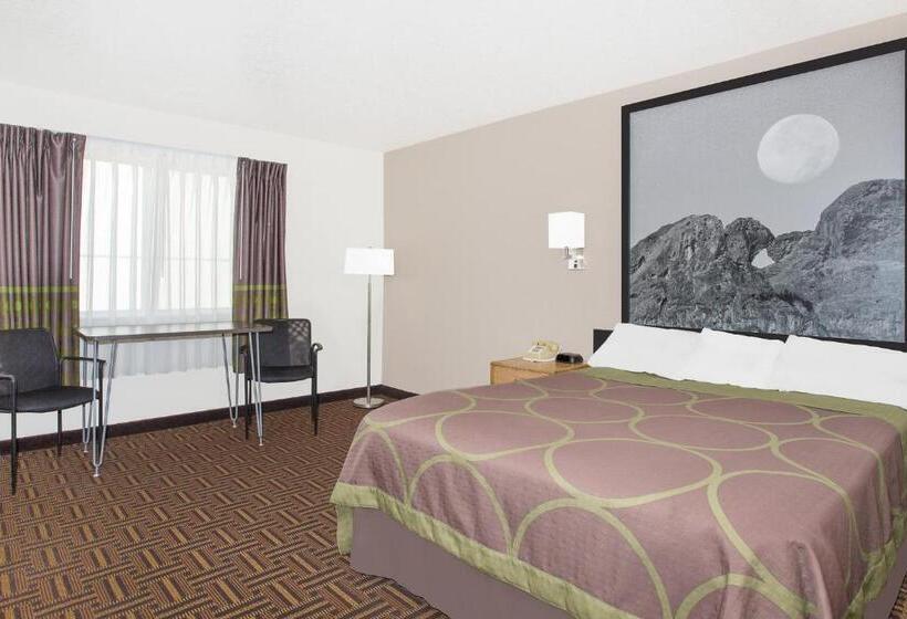 모텔 Super 8 By Wyndham Bloomfield