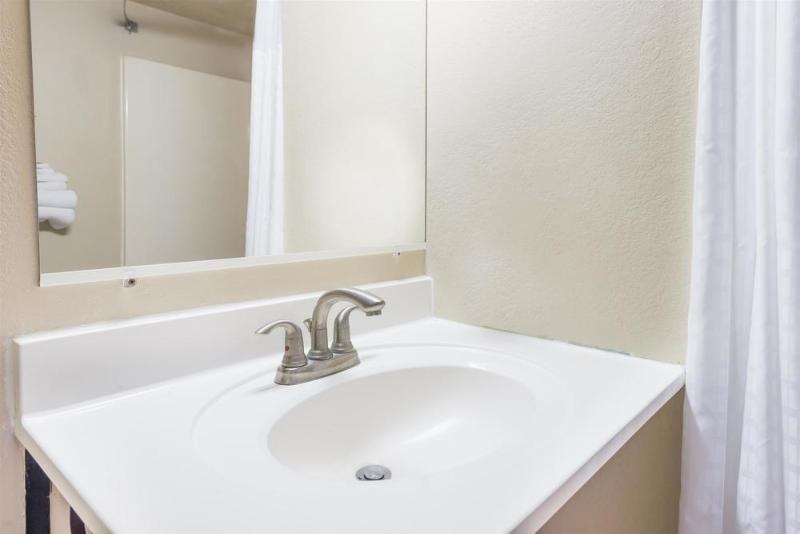 فندق على الطريق Super 8 By Wyndham Bridgeton/arpt/st Louis Area