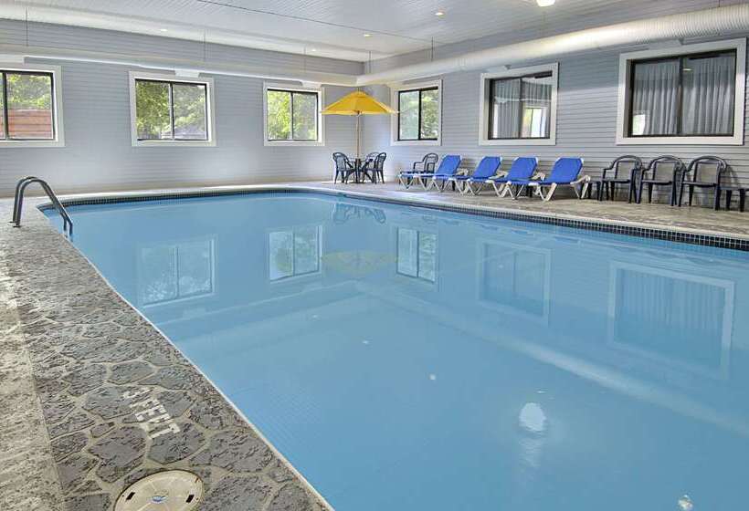 汽车旅馆  Super 8 By Wyndham Bridgeview Of Mackinaw City