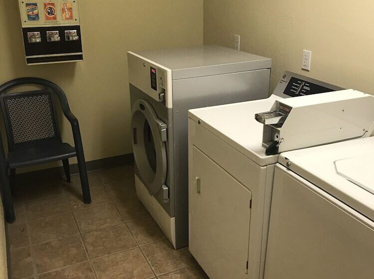 汽车旅馆  Super 8 By Wyndham Bridgeview Of Mackinaw City