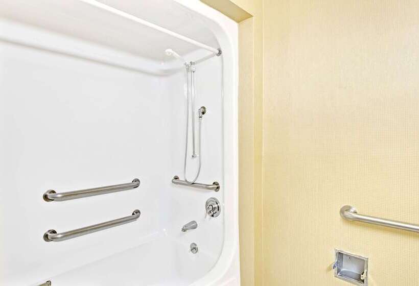 Мотель Super 8 By Wyndham Brockton