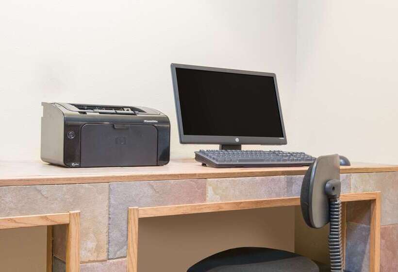 فندق على الطريق Super 8 By Wyndham Buffalo