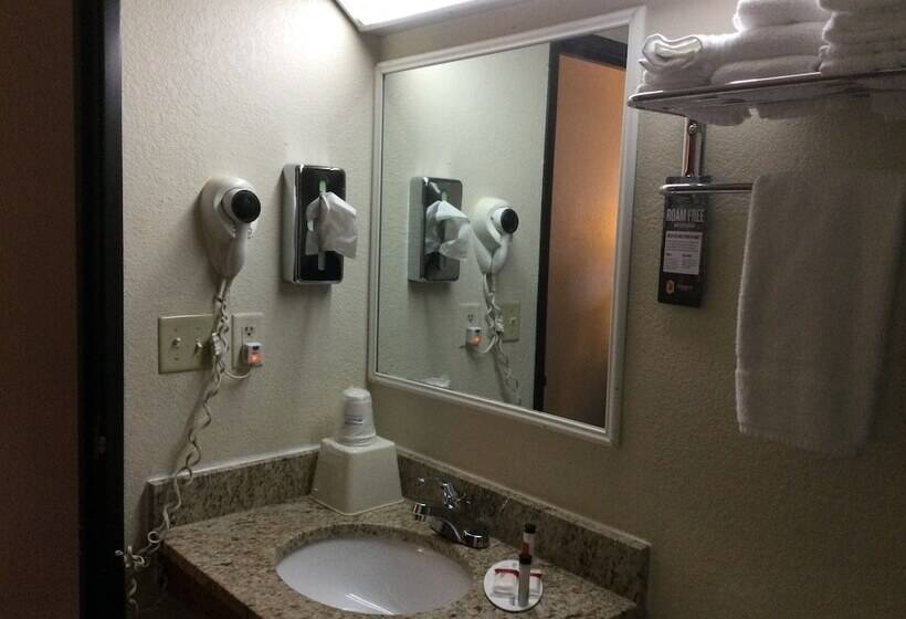 מוטל Super 8 By Wyndham Canton/livonia Area