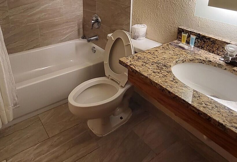 מוטל Super 8 By Wyndham Canton/livonia Area