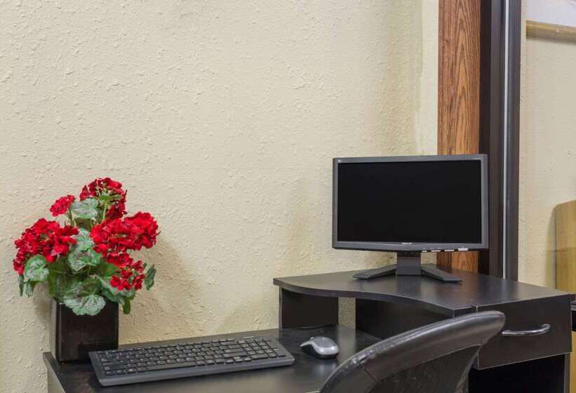 فندق على الطريق Super 8 By Wyndham Chadron Ne