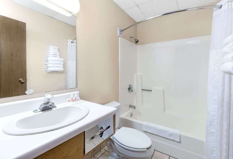 汽车旅馆  Super 8 By Wyndham Chamberlain Sd