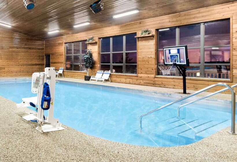 汽车旅馆  Super 8 By Wyndham Chamberlain Sd